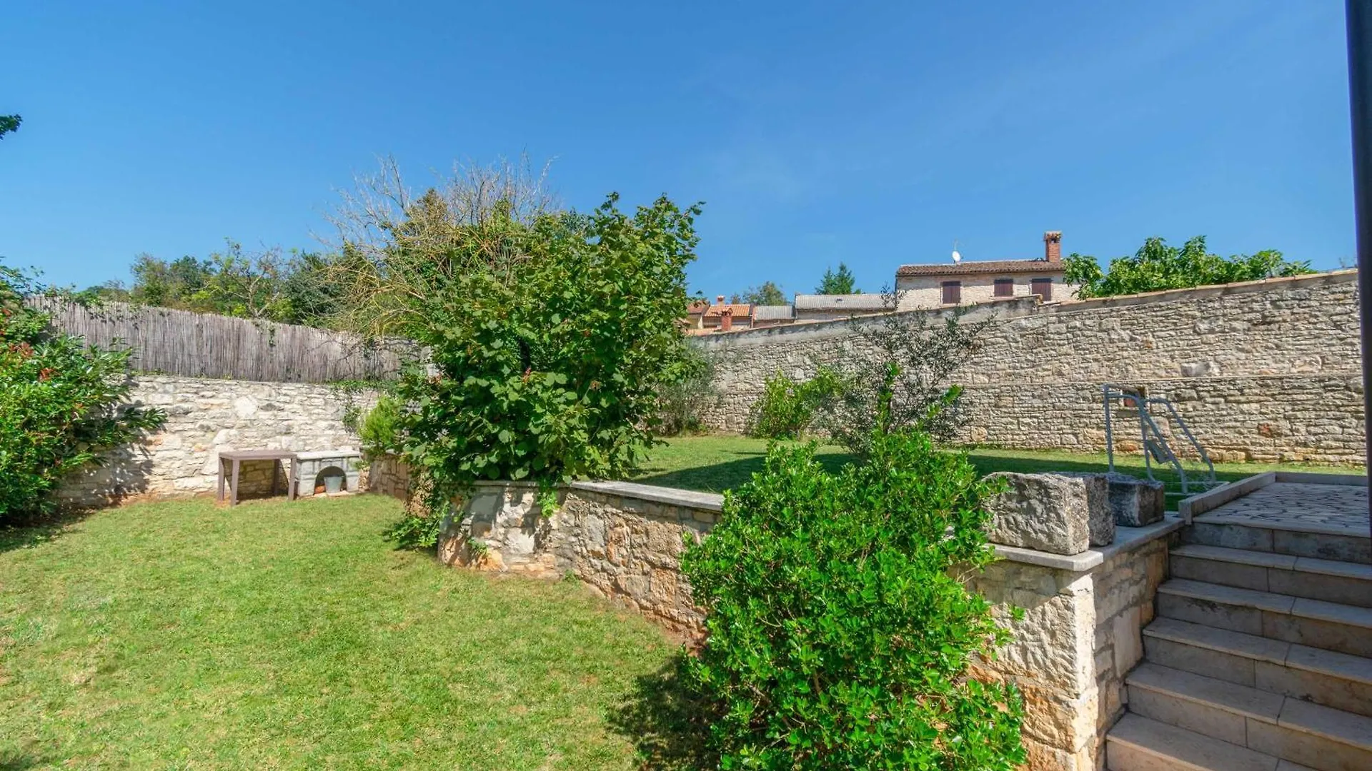 Villa Coridigo - Unique High Position, Panorama Nature View, Cozy Dining Terrace, Fenced Property Kringa