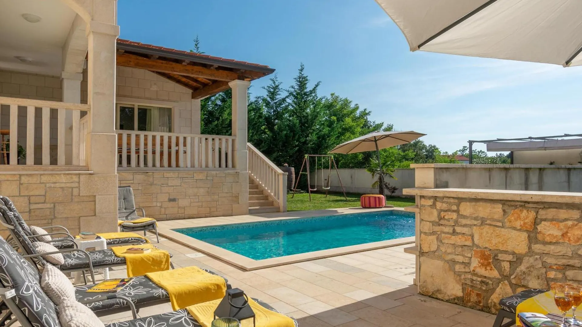 Villa Coridigo - Unique High Position, Panorama Nature View, Cozy Dining Terrace, Fenced Property Kringa