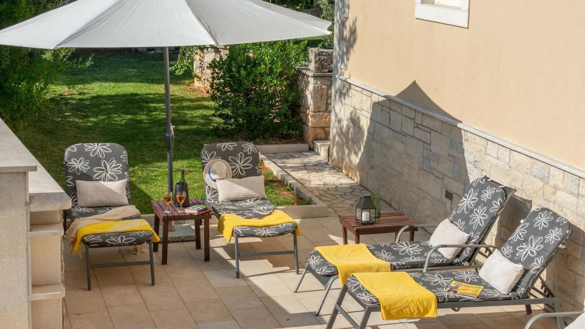 Villa Coridigo - Unique High Position, Panorama Nature View, Cozy Dining Terrace, Fenced Property Kringa
