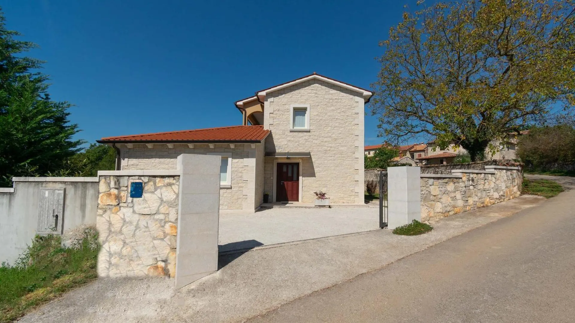 Villa Coridigo - Unique High Position, Panorama Nature View, Cozy Dining Terrace, Fenced Property Kringa