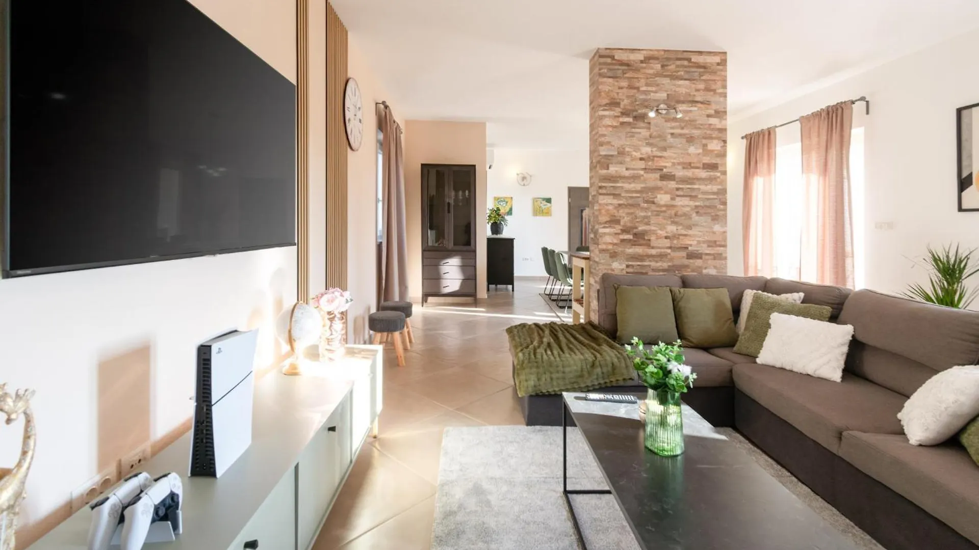 Villa Coridigo - Unique High Position, Panorama Nature View, Cozy Dining Terrace, Fenced Property Kringa