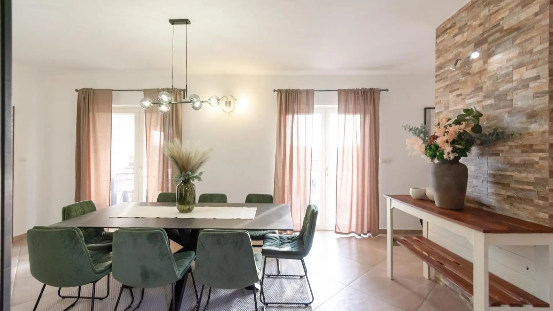 Villa Coridigo - Unique High Position, Panorama Nature View, Cozy Dining Terrace, Fenced Property Kringa
